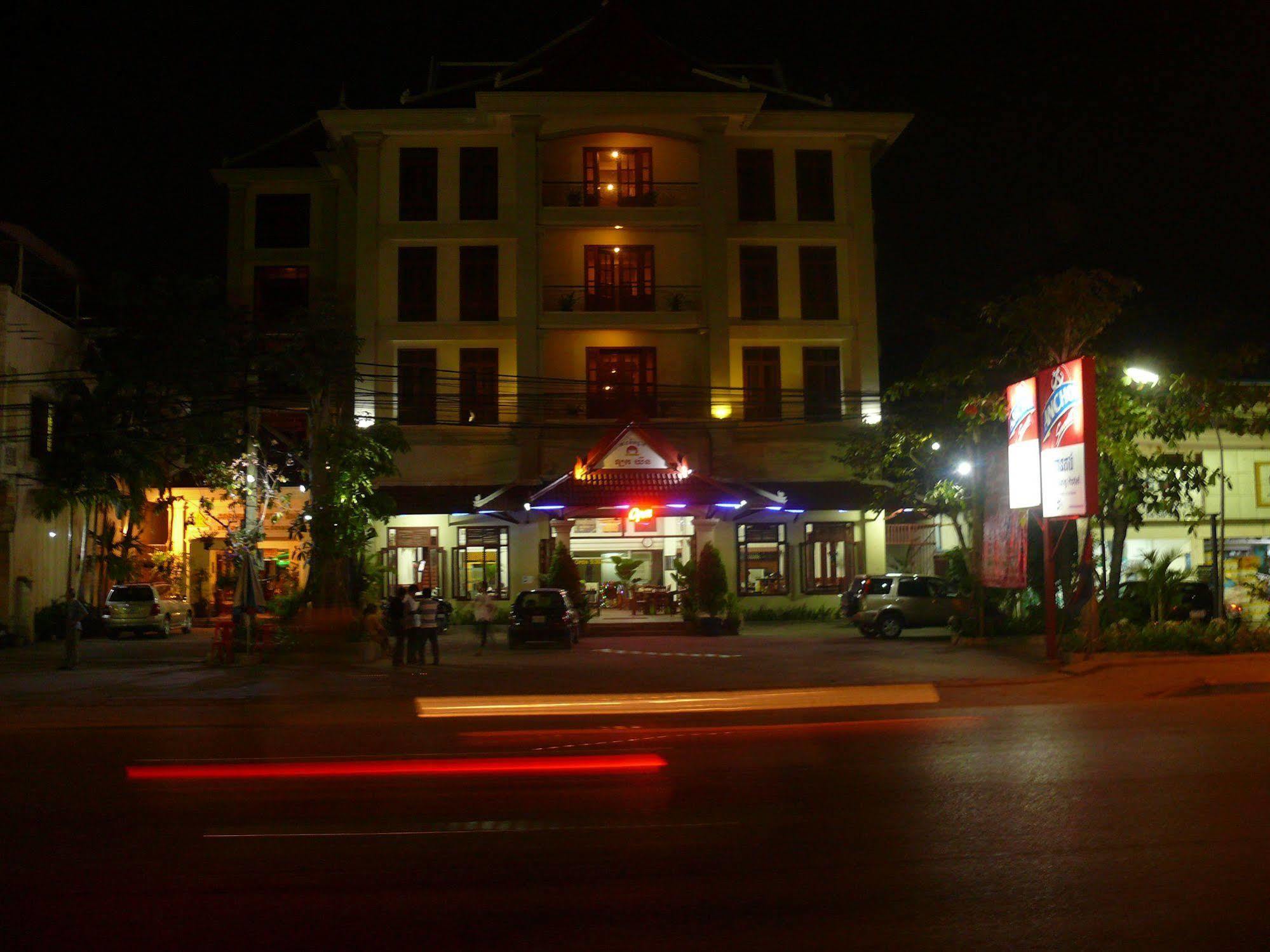 Han Kong Hotel And Restaurant Siem Reap Exterior photo